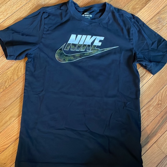 Men’s Nike Camo Black Graphic Tee Size Small - Picture 2 of 8